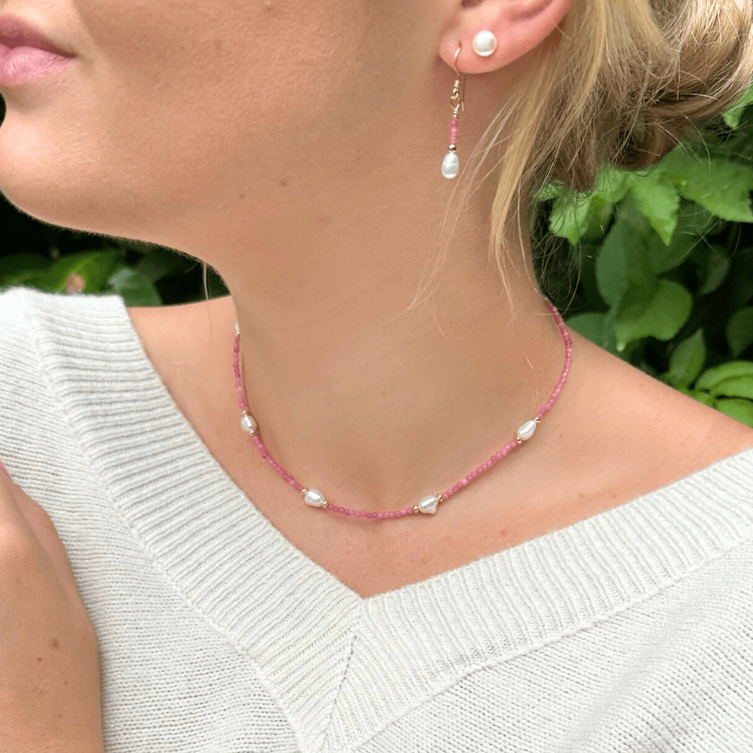 Parel/Agaat roze oorhangers 5mm - Gloria Maris Giethoorn