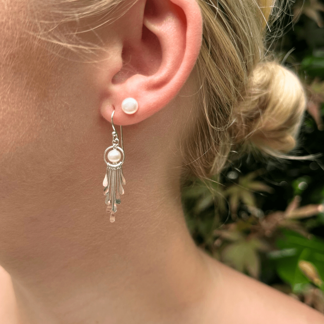 Parel oorhangers wit, fantasy - Gloria Maris Giethoorn