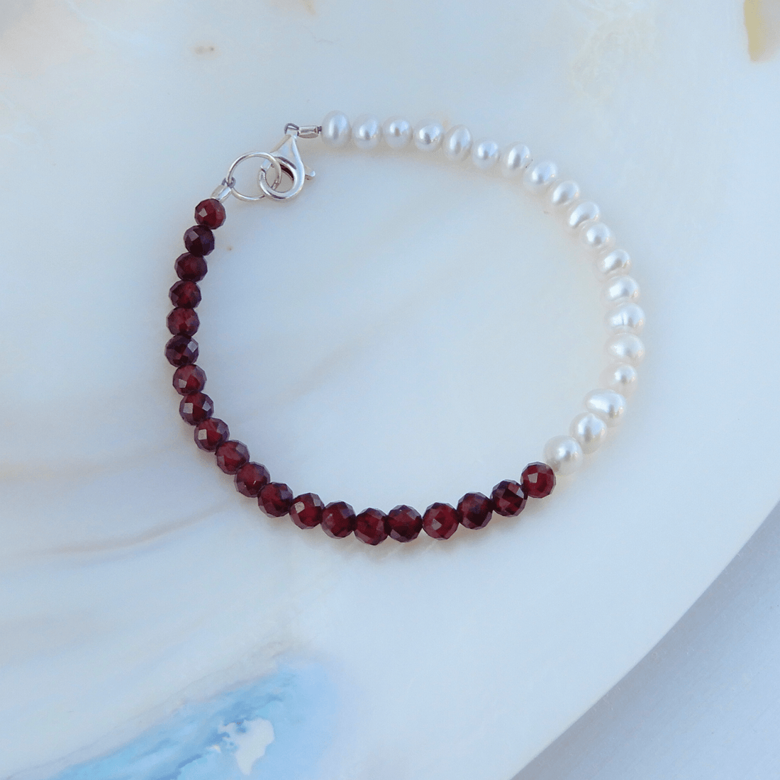 Parel/Granaat armband 4mm - Gloria Maris Giethoorn