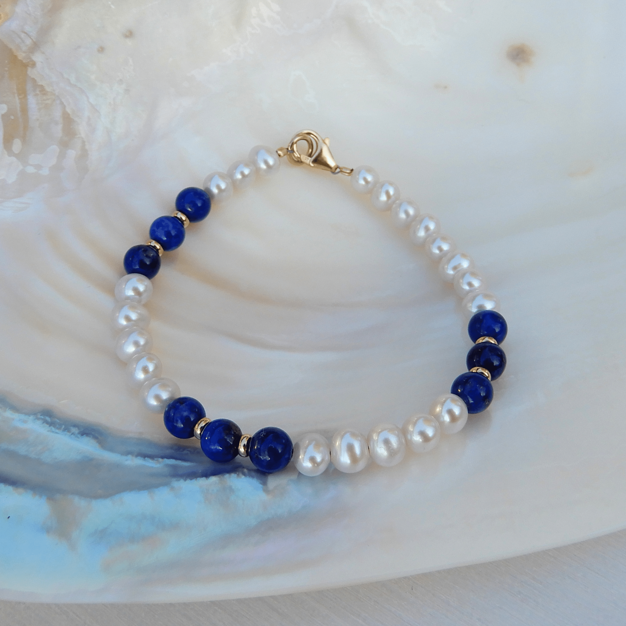 Parel/Lapis Lazuli armband 6mm - Gloria Maris Giethoorn