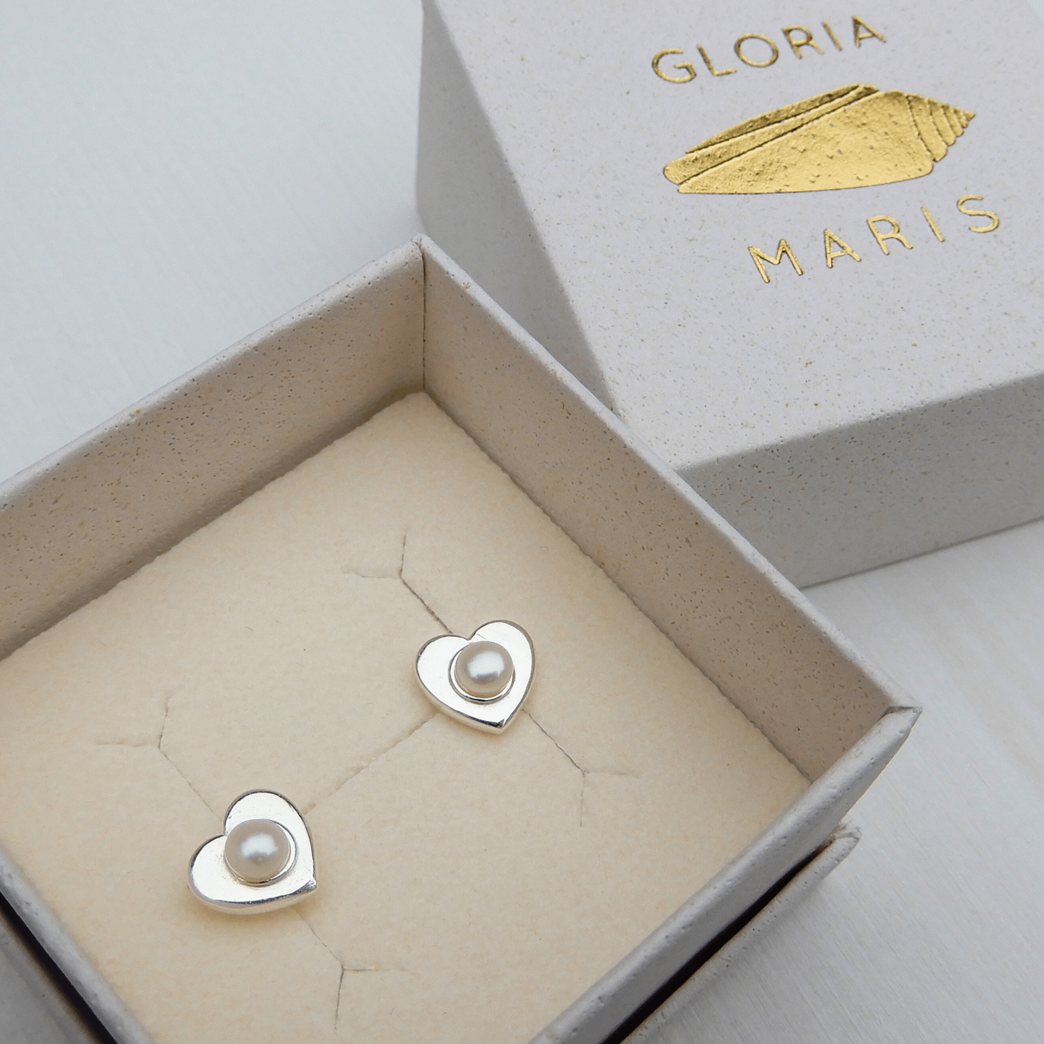 Parel oorstekers hart 3mm - Gloria Maris Giethoorn