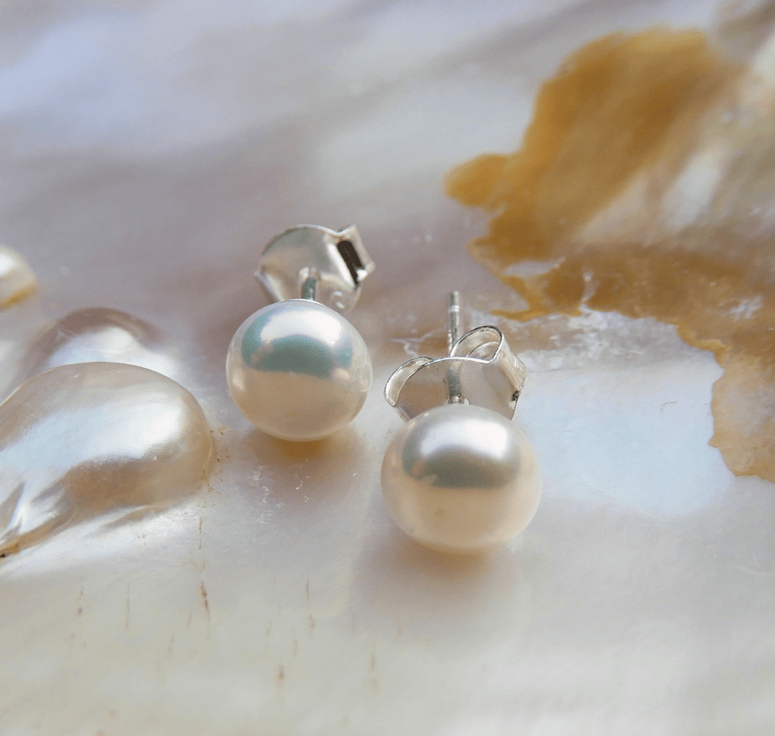 Parel oorstekers wit 6mm - Gloria Maris Giethoorn