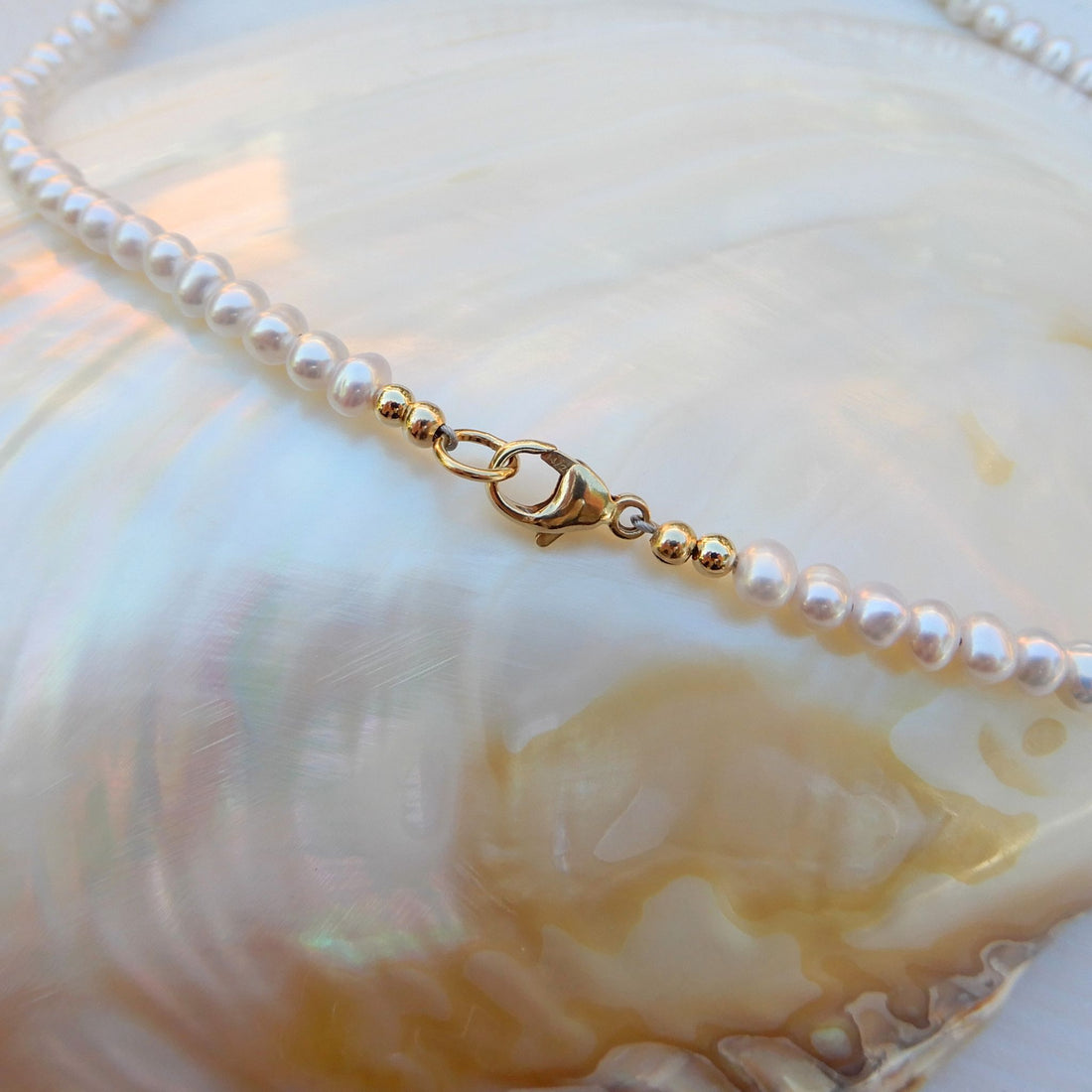 Zoetwater parel collier afgewerkt met gold filled.
