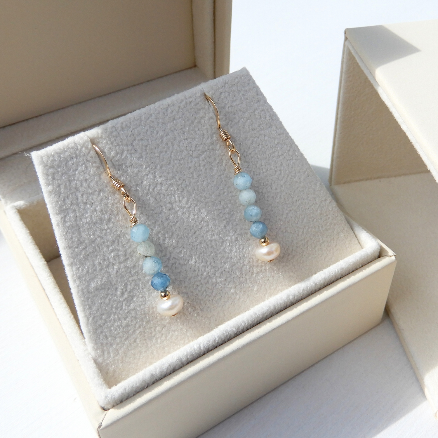 Pearl/Aquamarine earrings 3mm