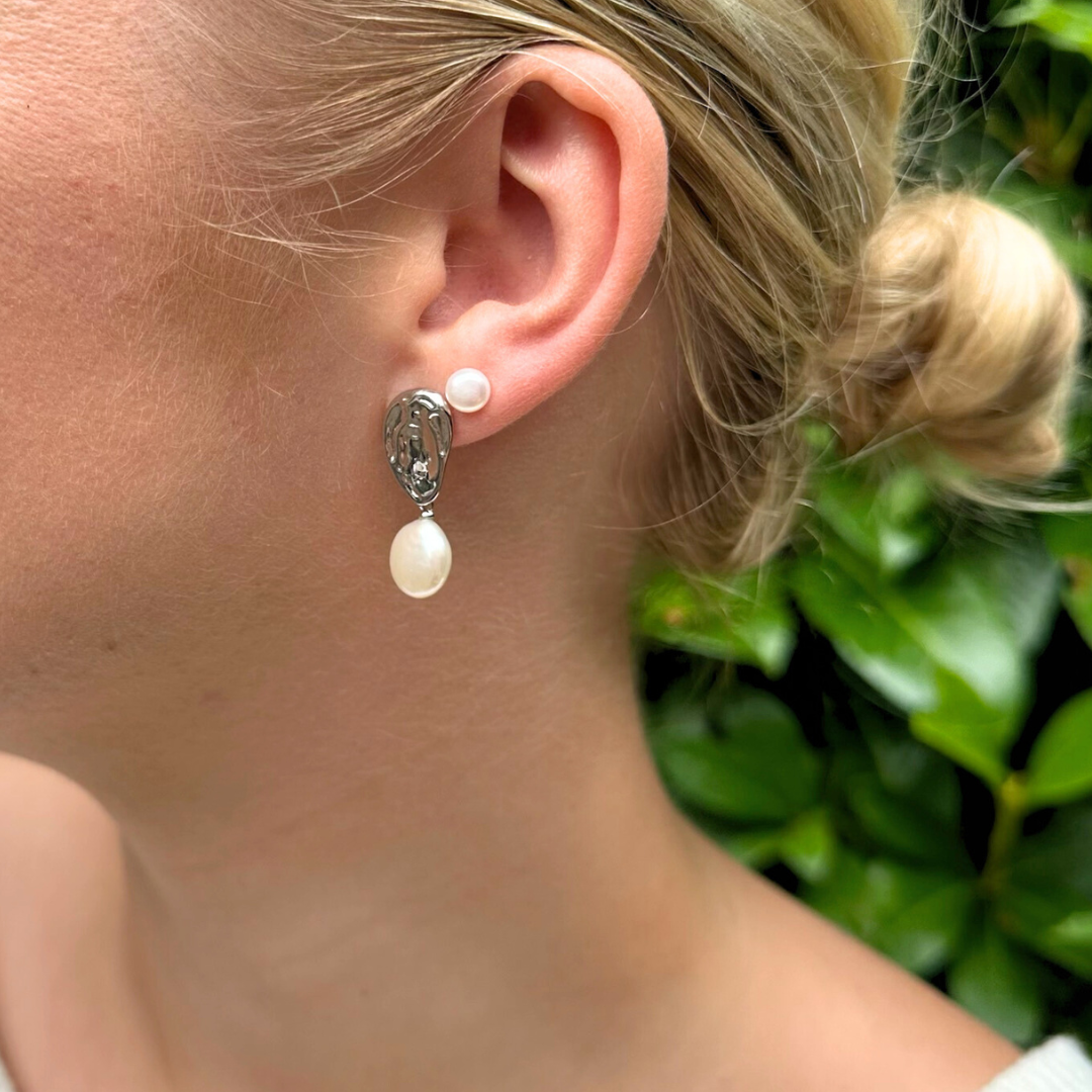 Pearl earrings - free form