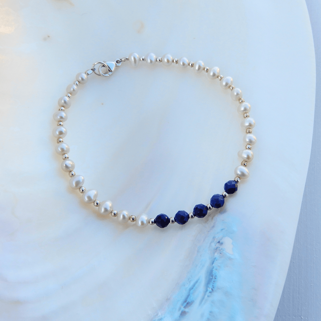 Parel/Lapis Lazuli armband 4mm - Gloria Maris Giethoorn