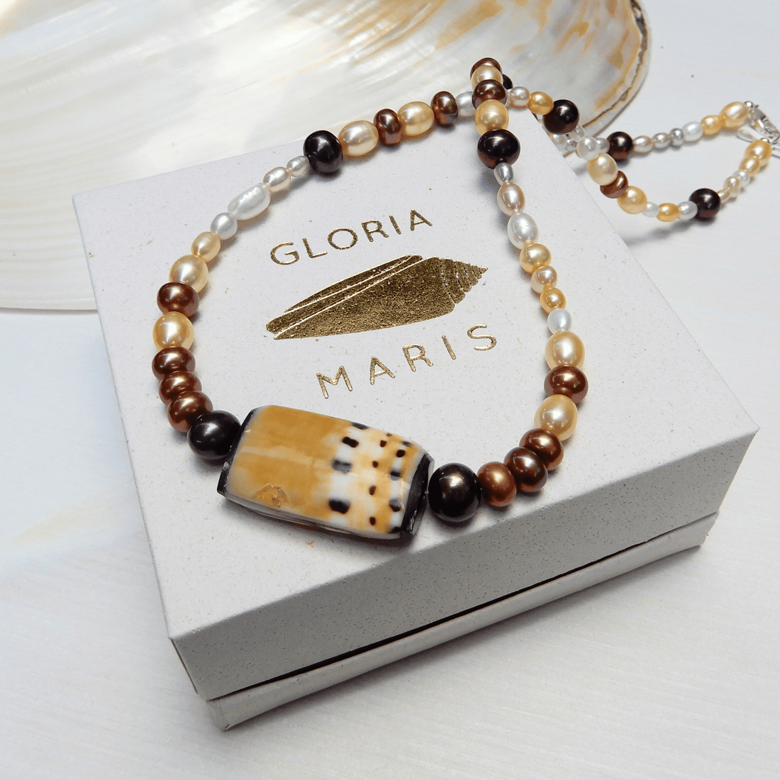 Parel/Conus schelp collier - Gloria Maris Giethoorn