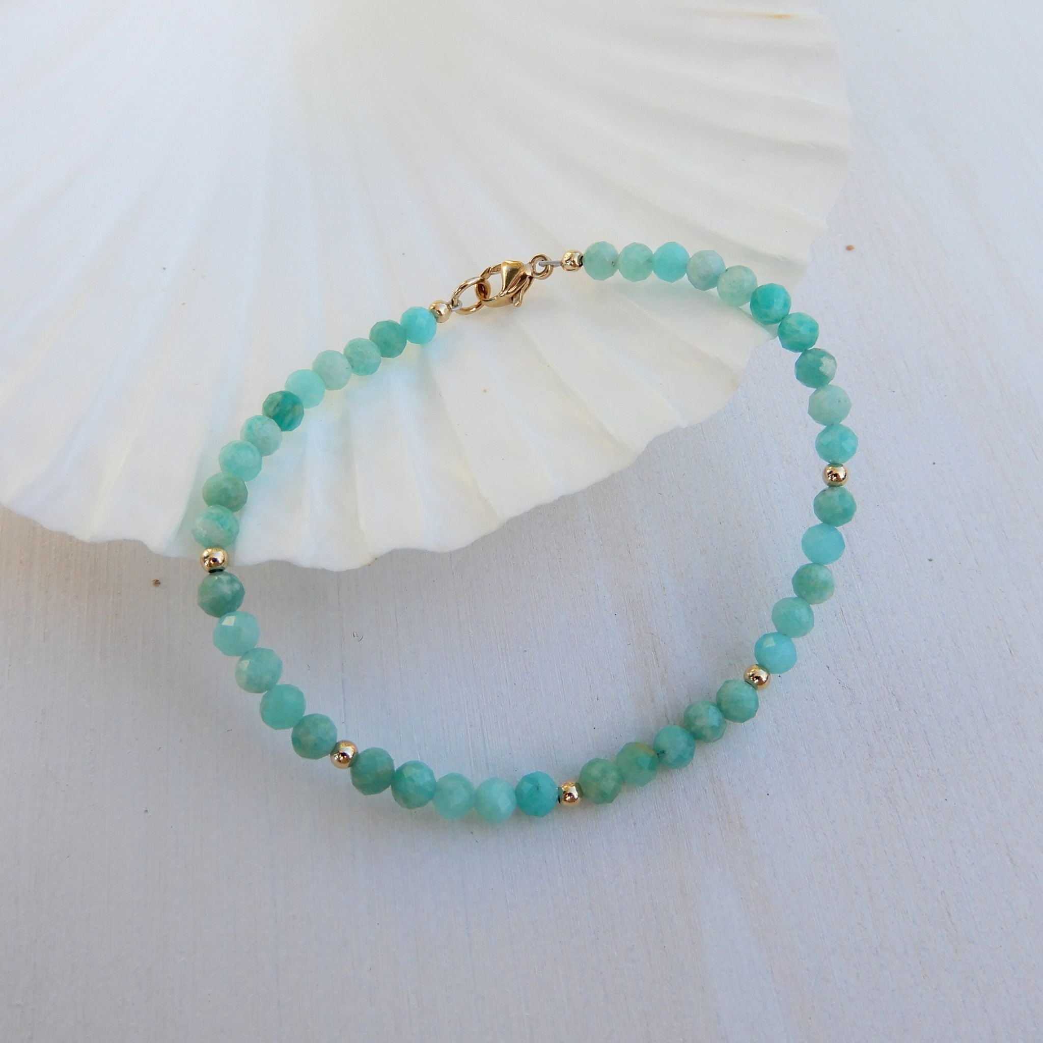 Amazoniet armband van facet kralen in 4mm.