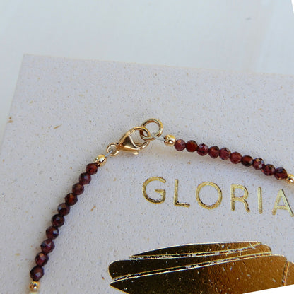 Granaat armband in combinatie met zoetwater Parel.
