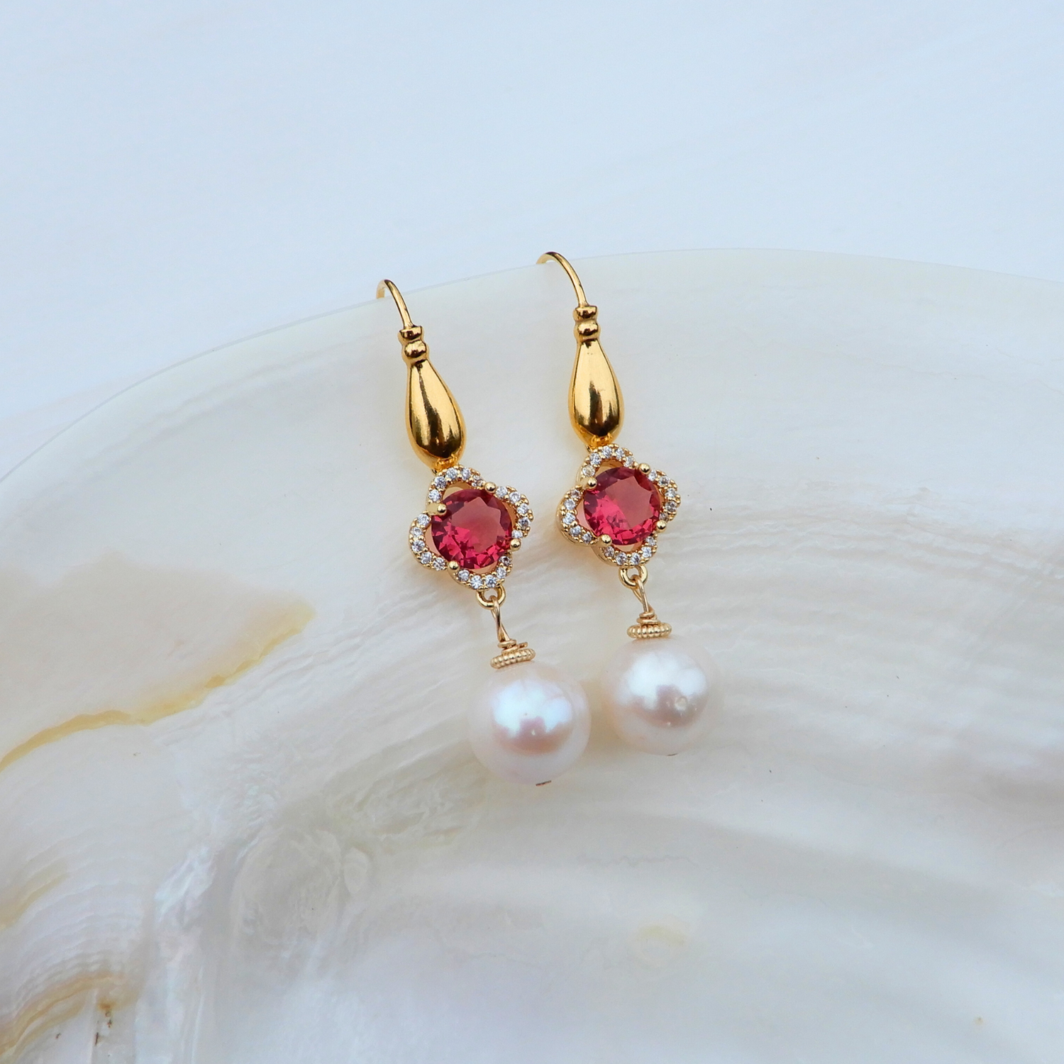 Pearl earrings with crystal - pink