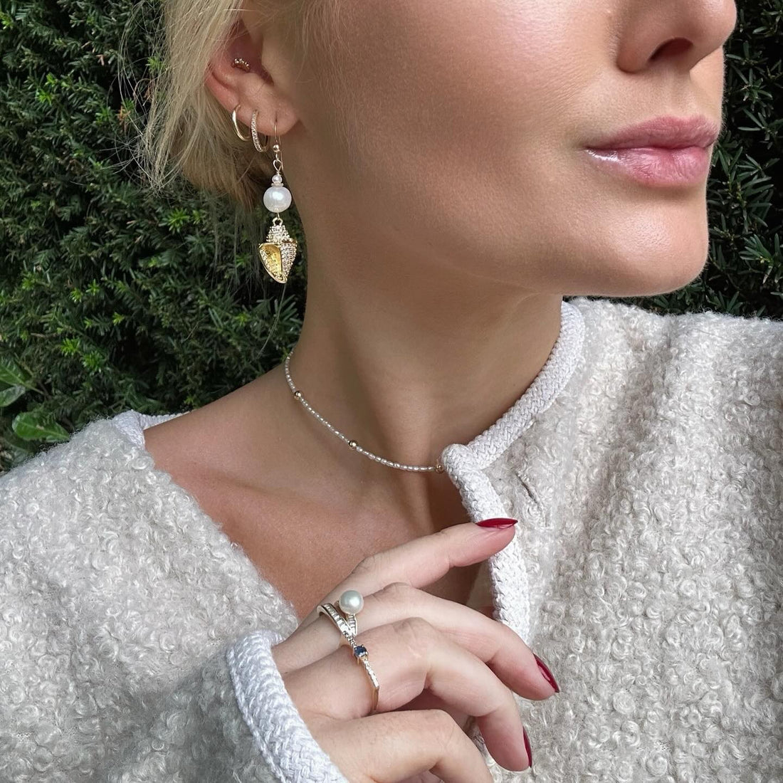 Parel oorhangers met zirkonia schelp - Gloria Maris Giethoorn