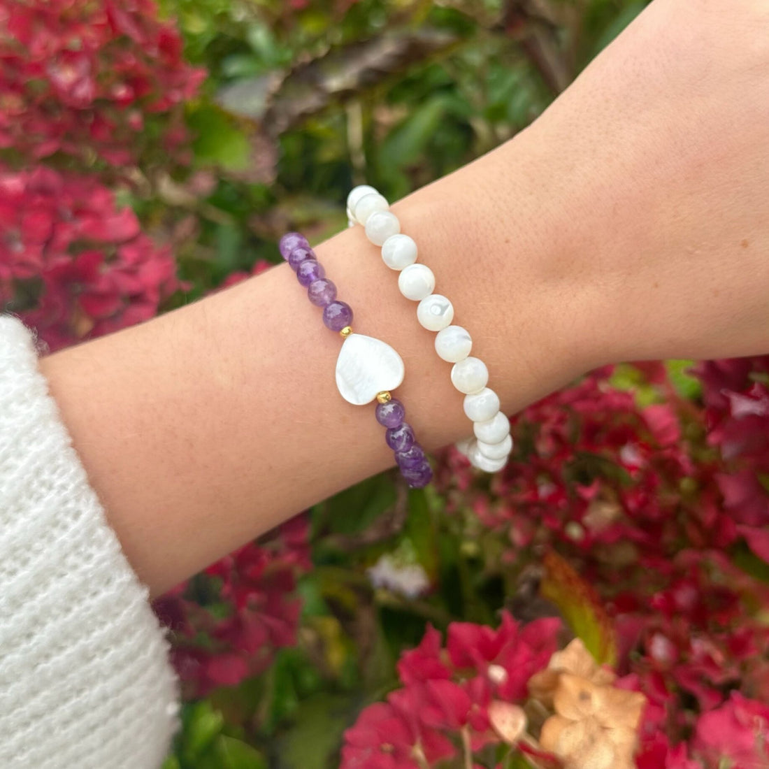 Armbanden set bestaande uit Parelmoer en Amethist op stretch draad.
