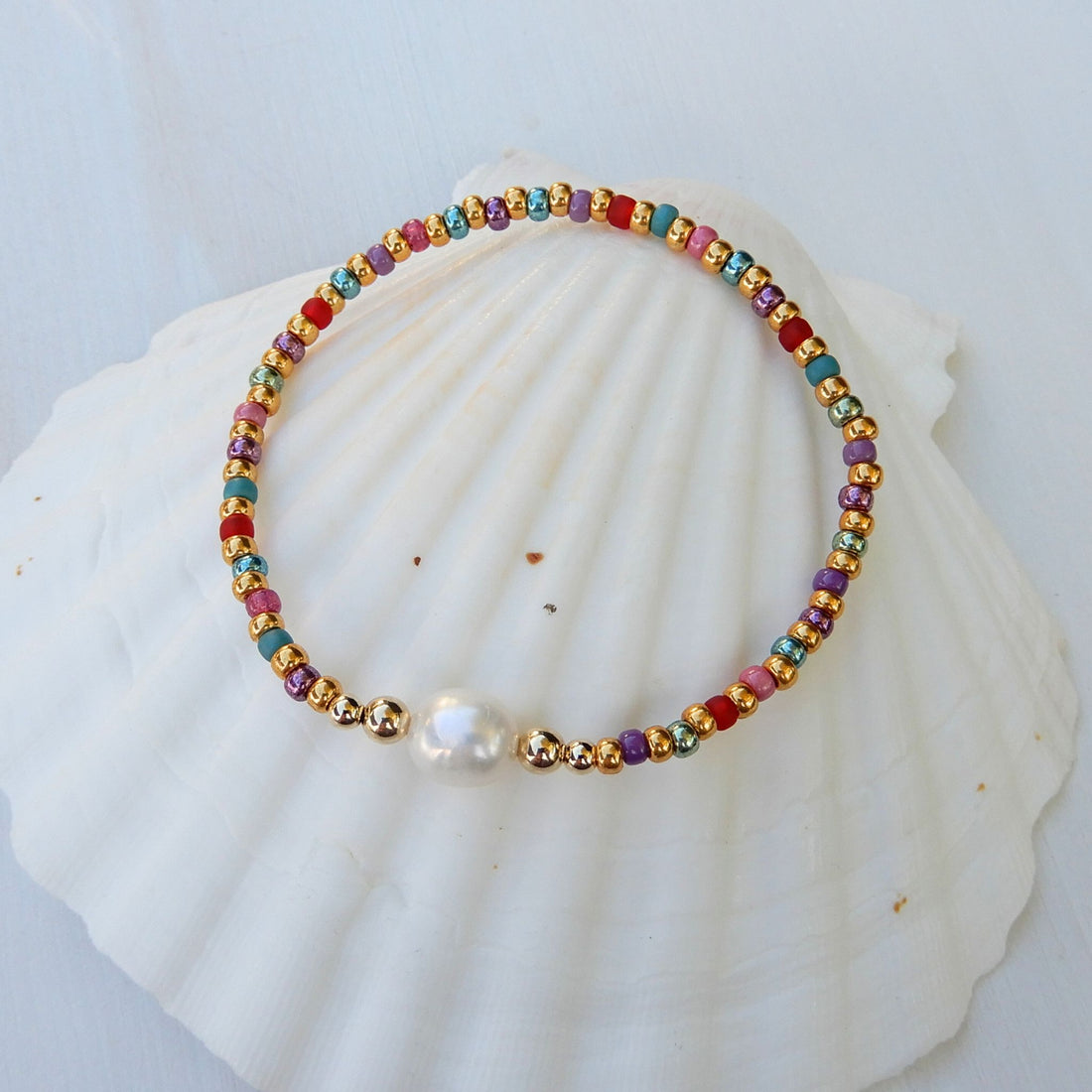 Zoetwater Parel stretch armband met Miuyuki kralen.