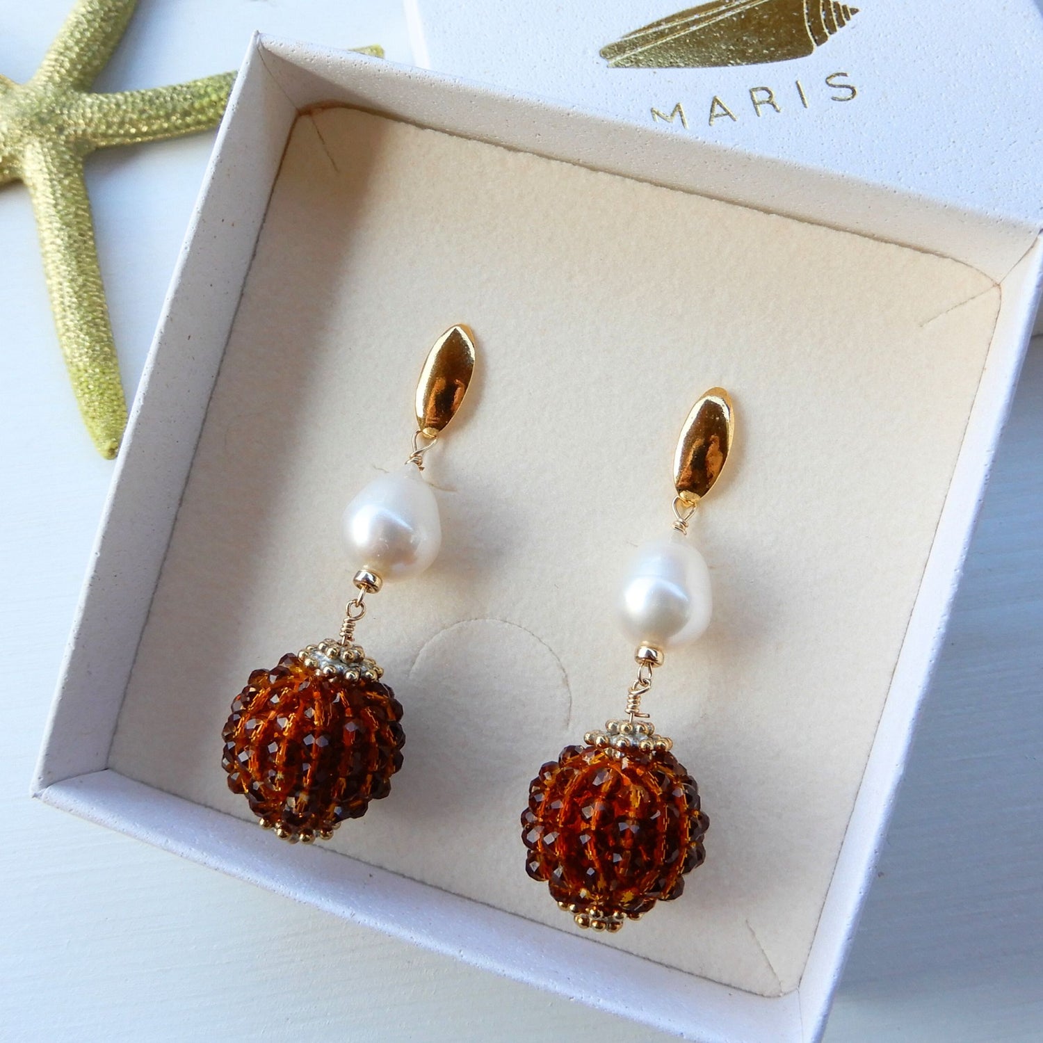 Prachtige zoetwater Parel oorhangers in combinatie met kristallen ballen